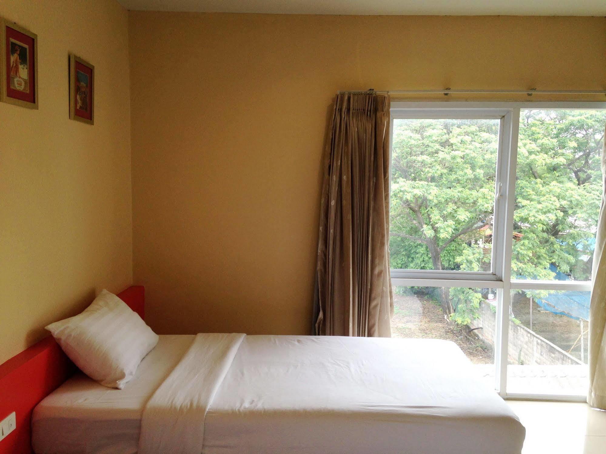 C2 Residence Lampang Ngoại thất bức ảnh